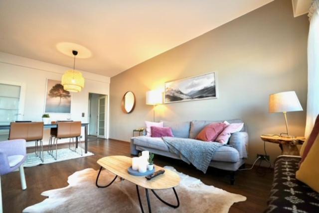 Cozy And Bright 2-Bedroom Apartment Washer And Dryer, King Size Bed روفانييمي المظهر الخارجي الصورة
